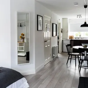 https://9-kingscourt-house.belfasthotelsireland.com